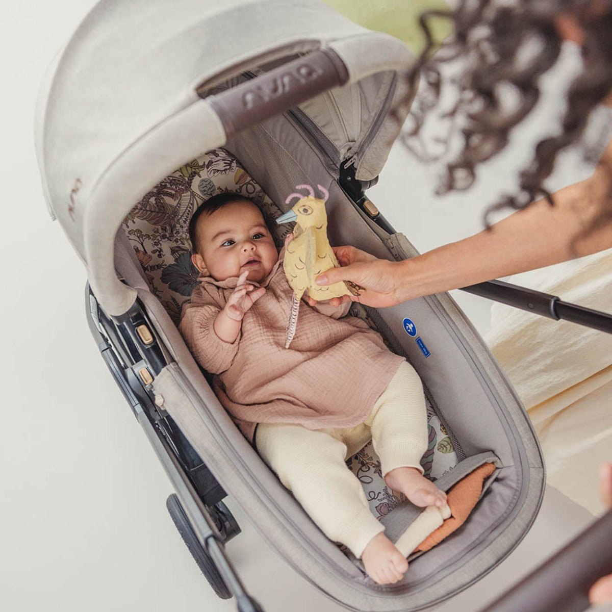 Nuna x Liberty LYTL Carrycot - Fantasy Land 10