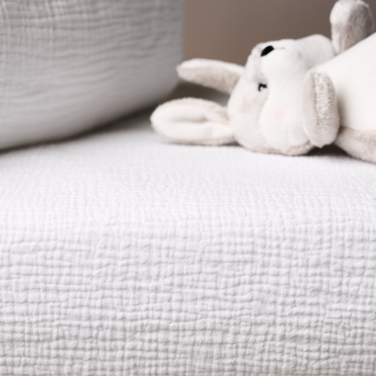Obaby Muslin Fitted Sheet 120cm x 60cm - White