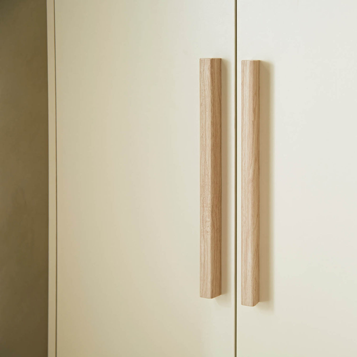 CuddleCo Harper 3 Piece Nursery Furniture Set - Cream & Ash