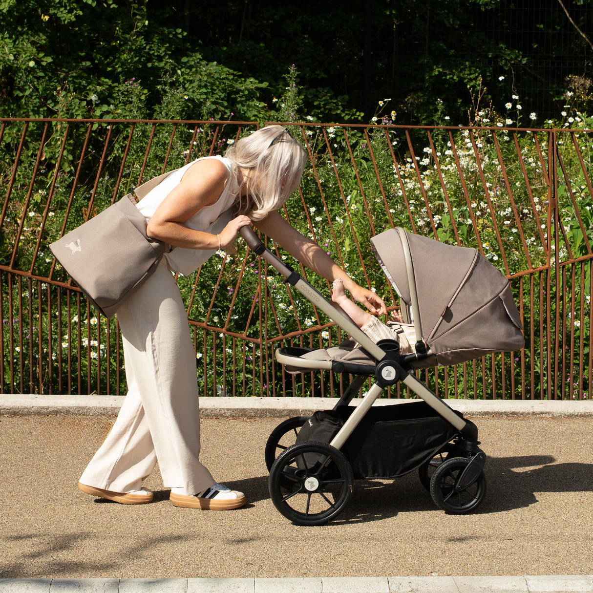 Cosatto Giggle 4 Pushchair 2-in-1 - Lollop