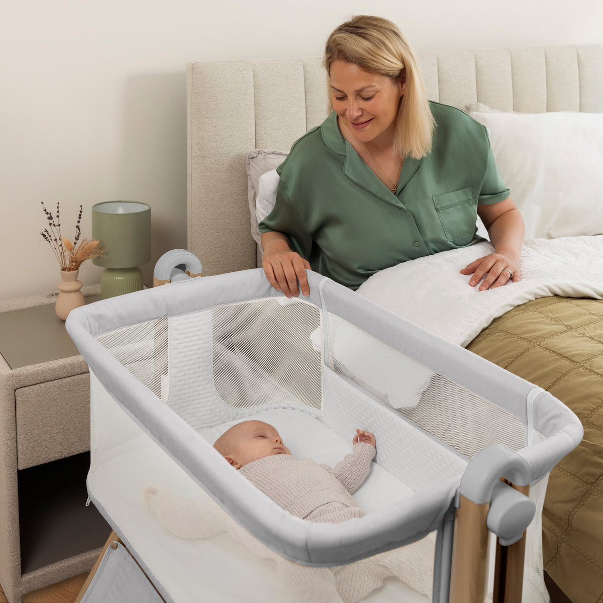 Obaby Cloud Bedside Crib - Grey
