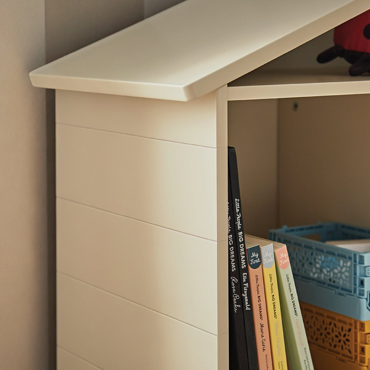 CuddleCo Play House Bookcase - Pebble