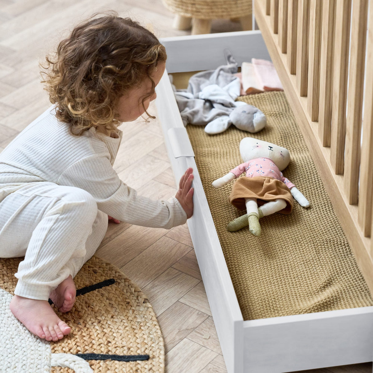 Tutti Bambini Riley Mini Cot Bed with Drawer - White & Maple Oak