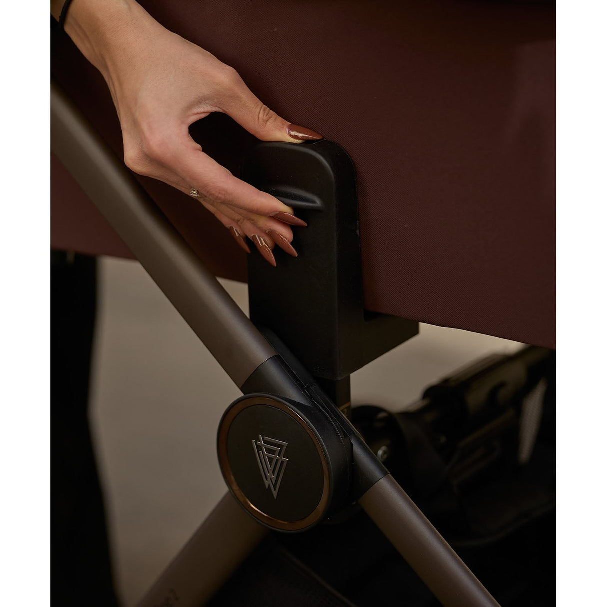 Venicci Upline 2 SE 3-in-1 Tiago + 360 Base Travel System Bundle - Burgundy 9