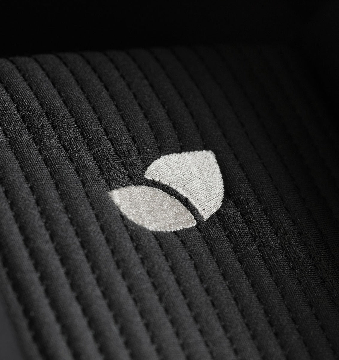 Joie i-Level Pro Signature i-Size Car Seat - Eclipse 17