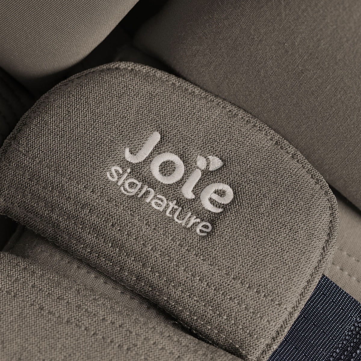 Joie i-Level Pro Signature i-Size Car Seat - Maple 22
