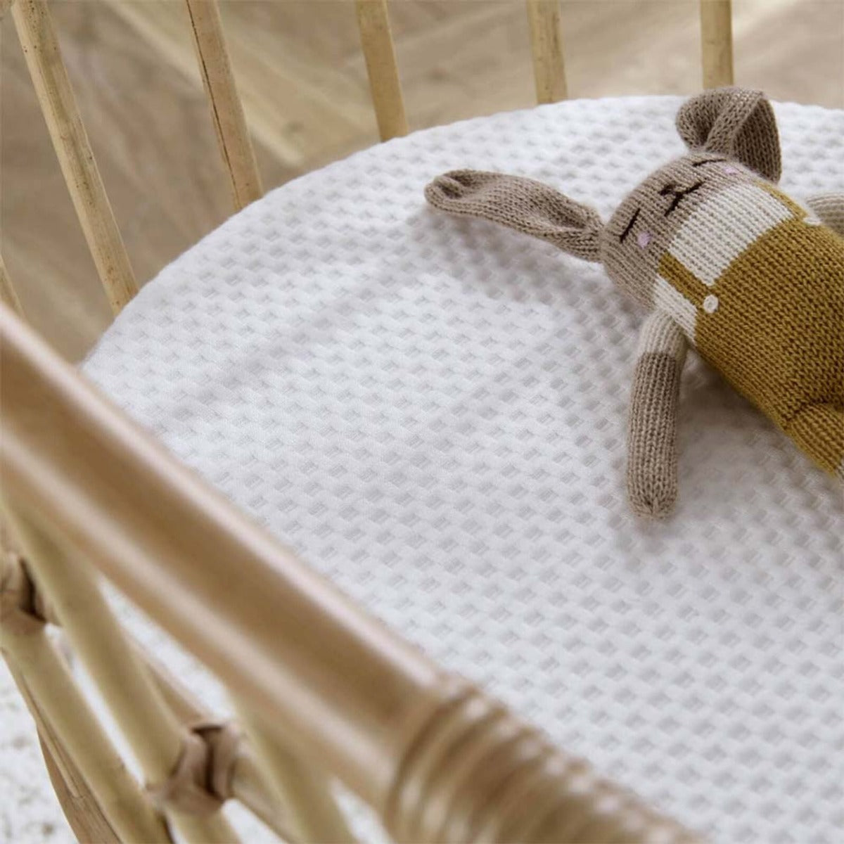 CuddleCo Aria Wave Crib - Rattan 3