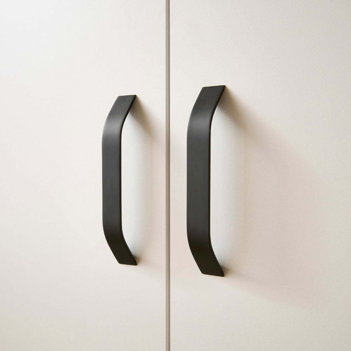 CuddleCo Enzo 3 Piece Nursery Furniture Set - Oak and White 2