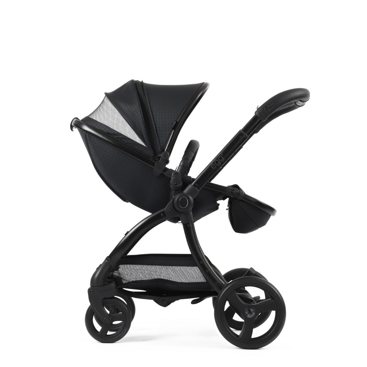 Egg 3 Luxury Maxi-Cosi Cabriofix i-Size Special Edition Travel System Bundle - Houndstooth Black 8