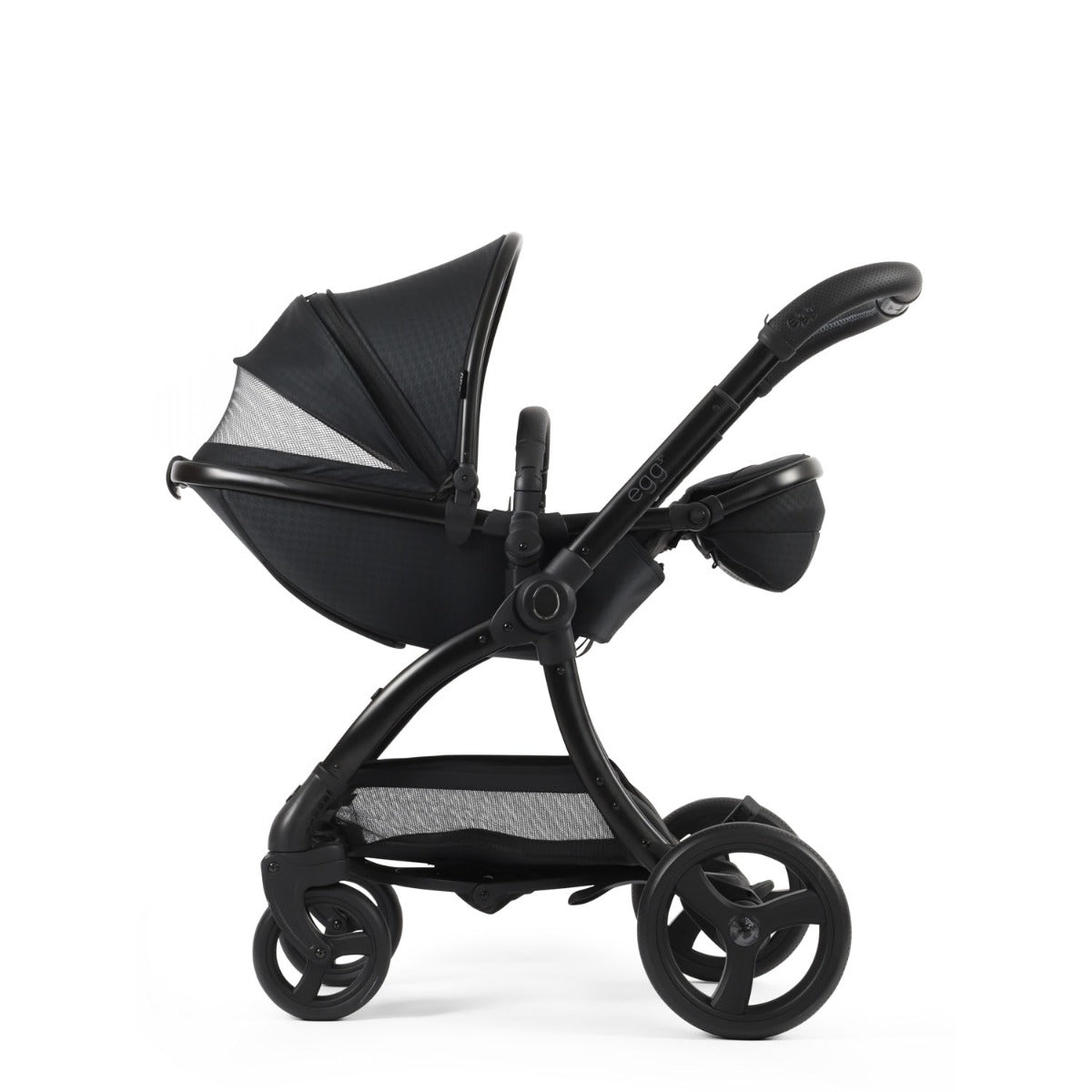 Egg 3 Luxury Maxi-Cosi Cabriofix i-Size Special Edition Travel System Bundle - Houndstooth Black 9