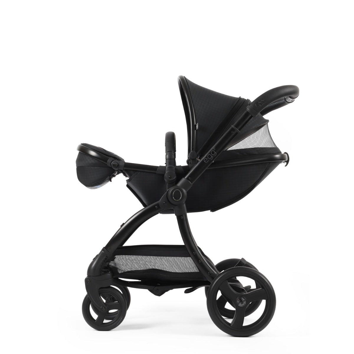 Egg 3 Luxury Maxi-Cosi Cabriofix i-Size Special Edition Travel System Bundle - Houndstooth Black 10