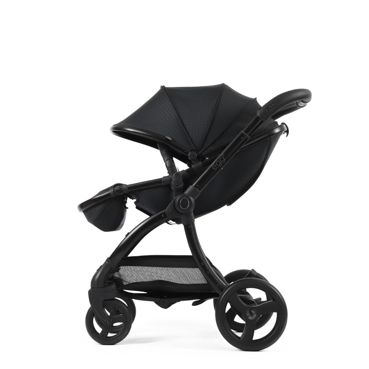 Egg 3 Luxury Cybex Cloud T i-Size Special Edition Travel System Bundle - Houndstooth Black 16