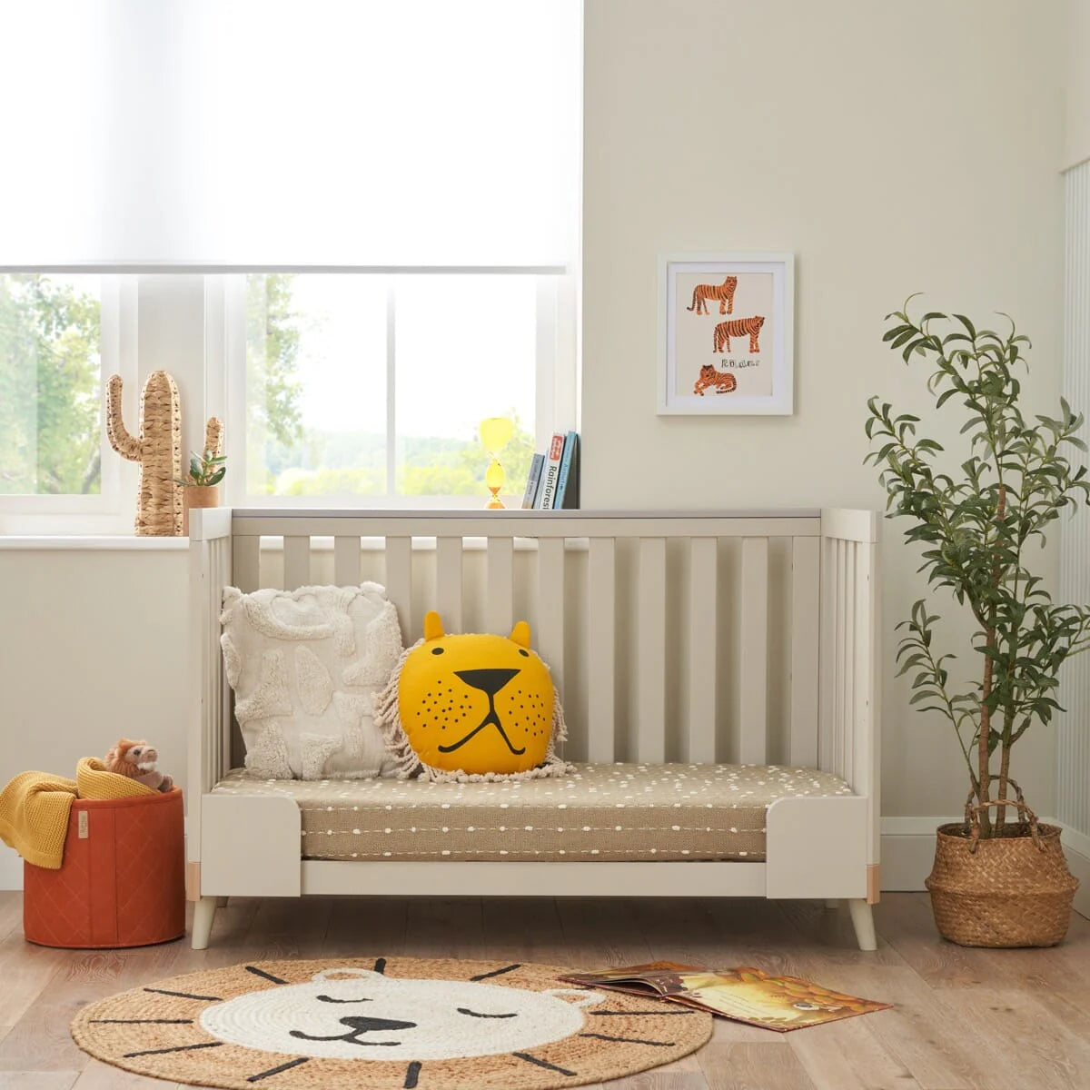 Tutti Bambini Hygge Mini Cot Bed - Light Oak/White Sand