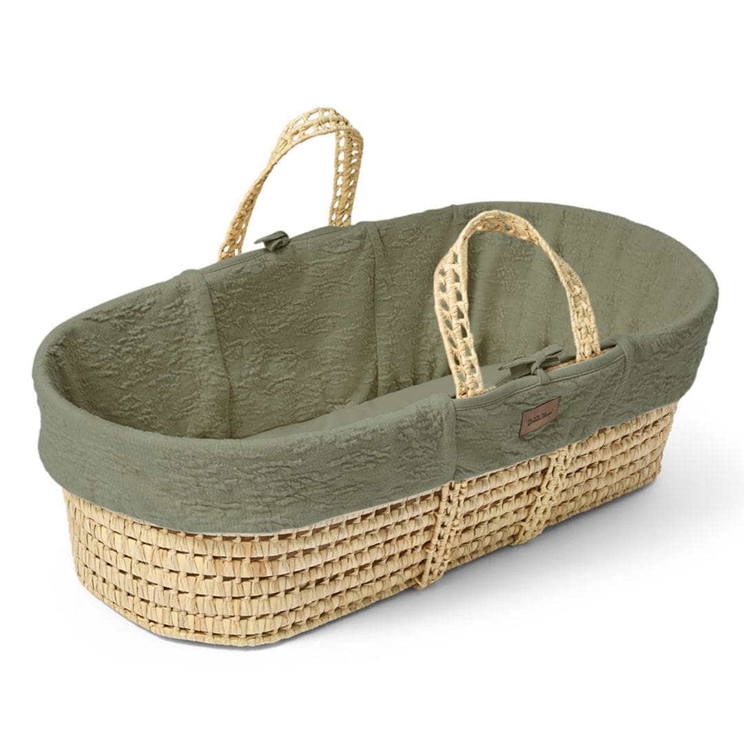 Little Green Sheep Organic Furrow Knit Moses Basket, Mattress & Walnut Foldable Stand Juniper