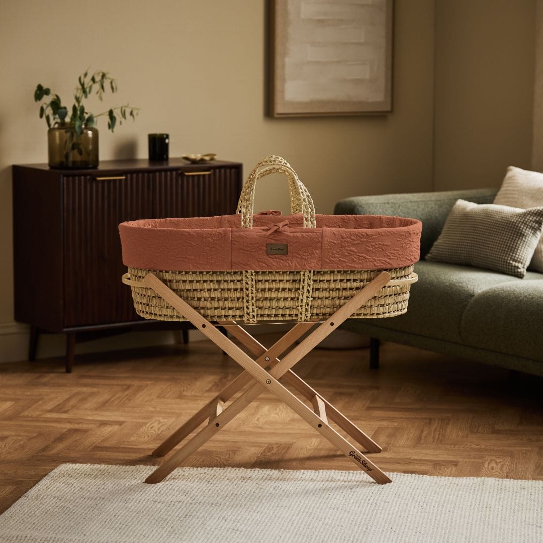 Little Green Sheep Organic Furrow Knit Moses Basket, Mattress & Natural Foldable Stand Terracotta