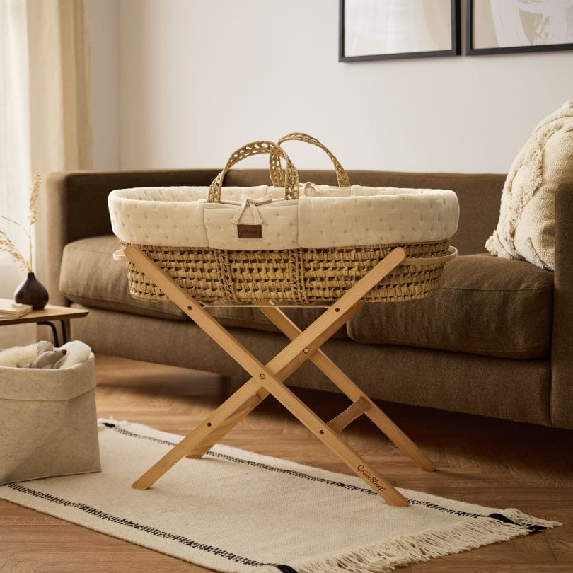 Little Green Sheep Organic Dimple Quilt Moses Basket, Mattress & Natural Foldable Stand Linen