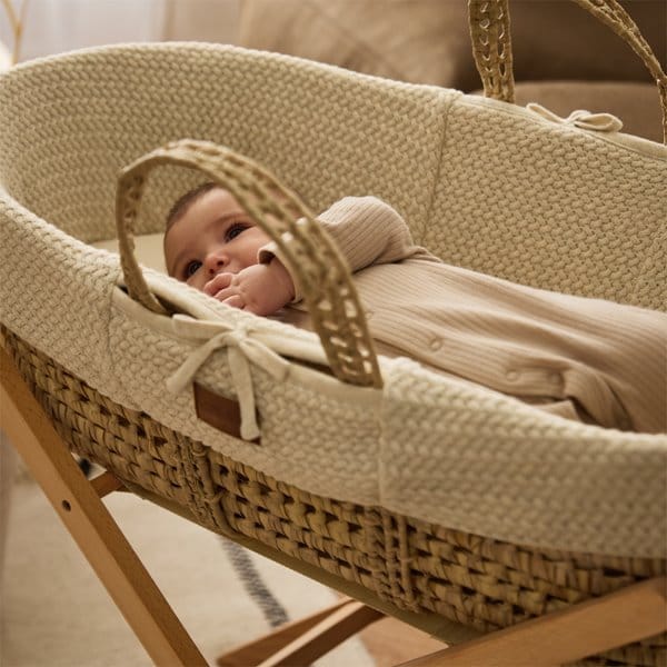 Little Green Sheep Organic Wheat Knit Moses Basket, Mattress & Natural Foldable Stand Linen