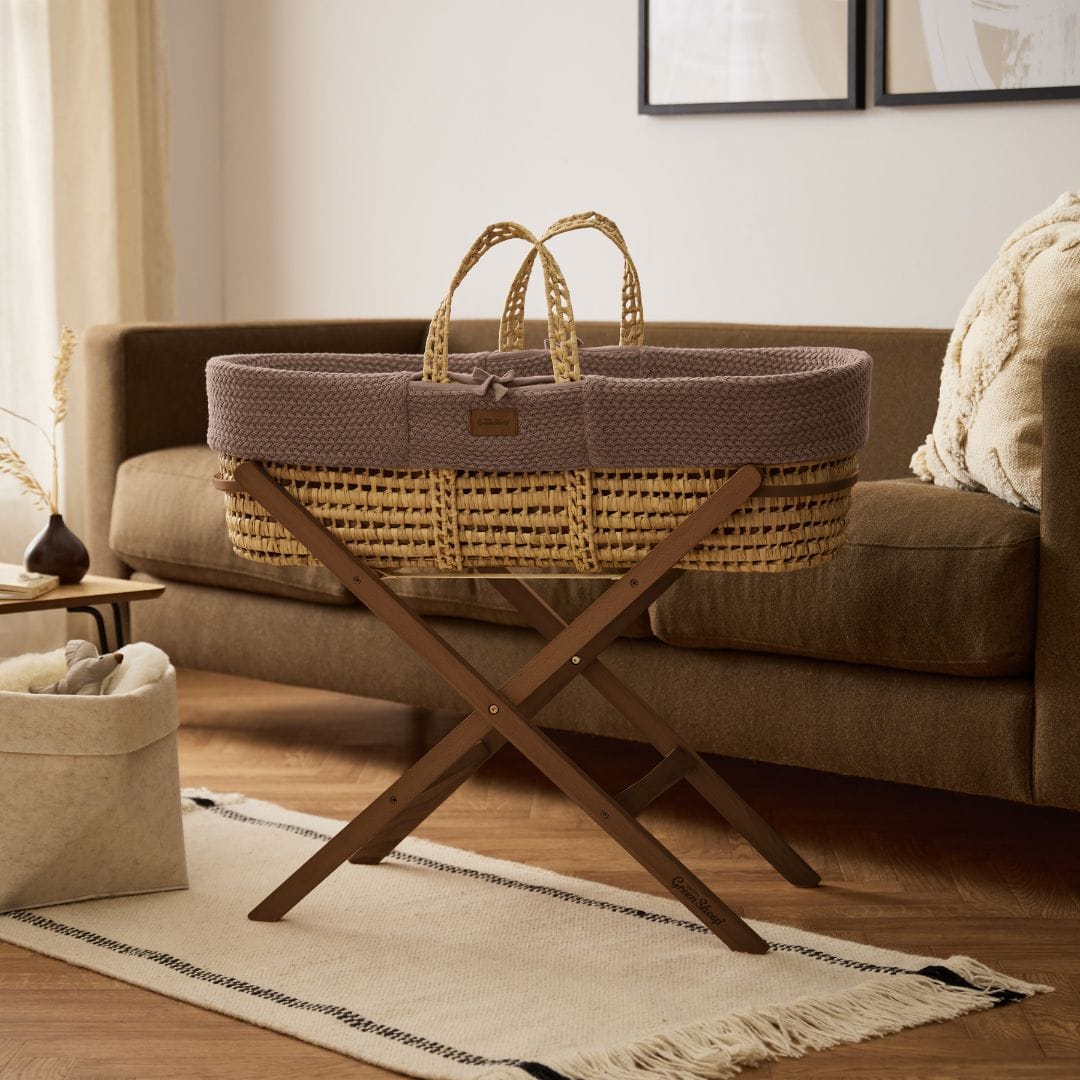 Little Green Sheep Organic Wheat Knit Moses Basket, Mattress & Walnut Foldable Stand Cocoa