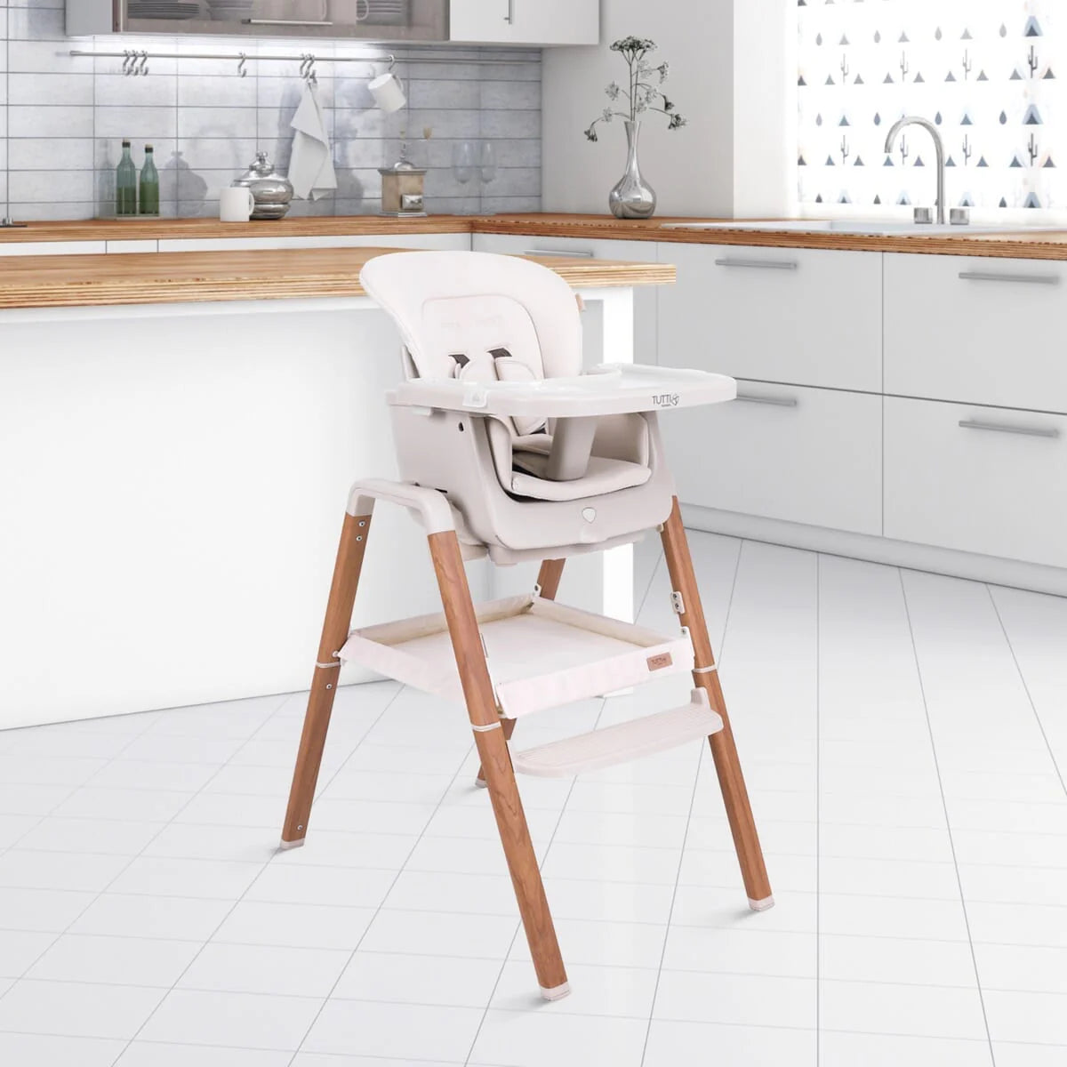 Tutti Bambini Nova Evolutionary Highchair - Ecru/Scandinavian Walnut