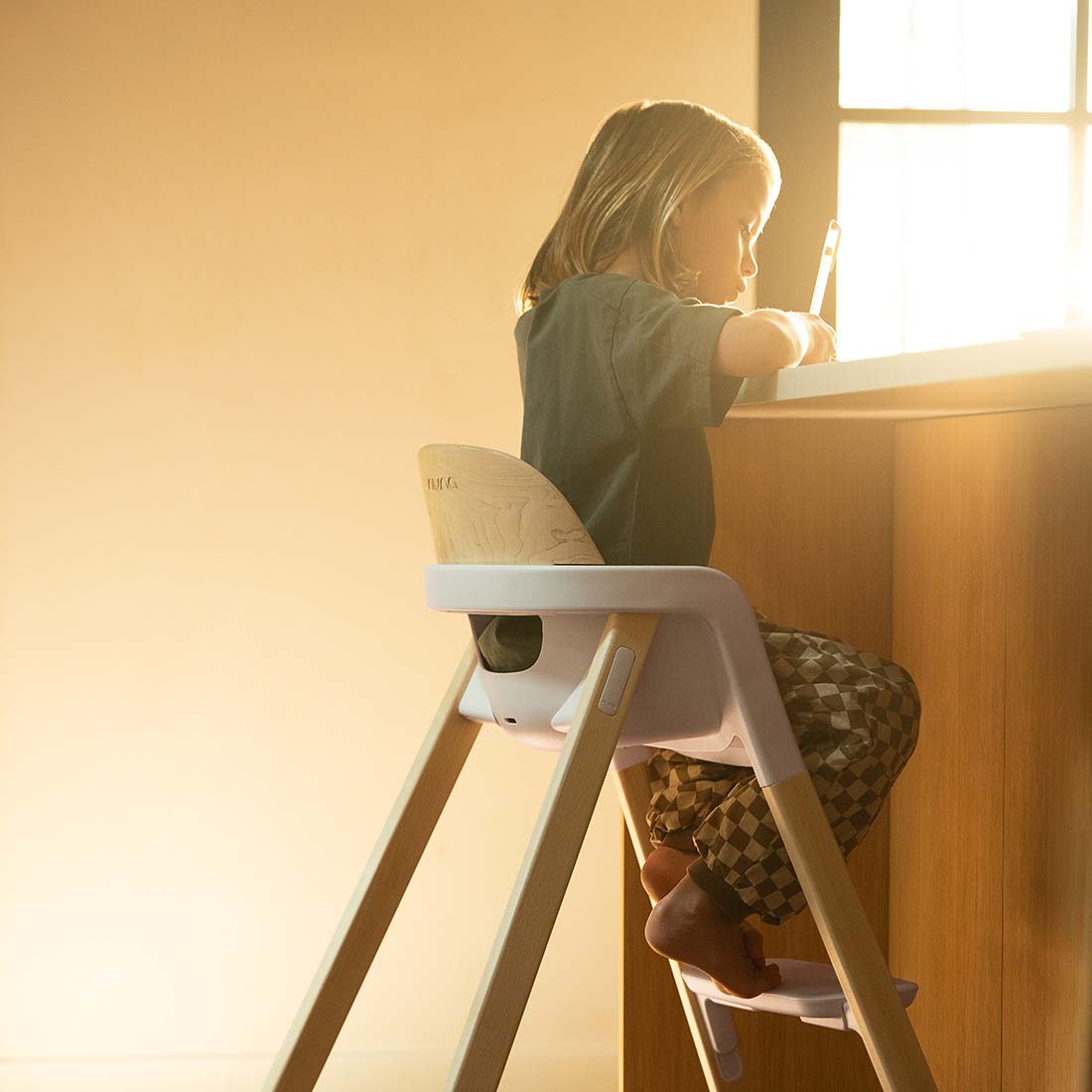 Nuna Bryn Highchair - Metro