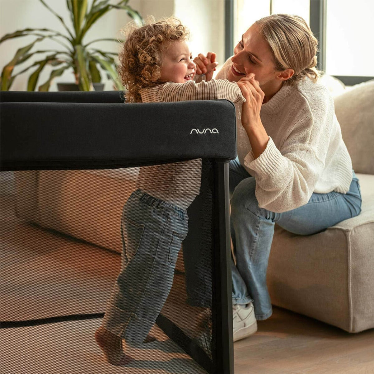 Nuna PAAL Travel Cot - Caviar 9