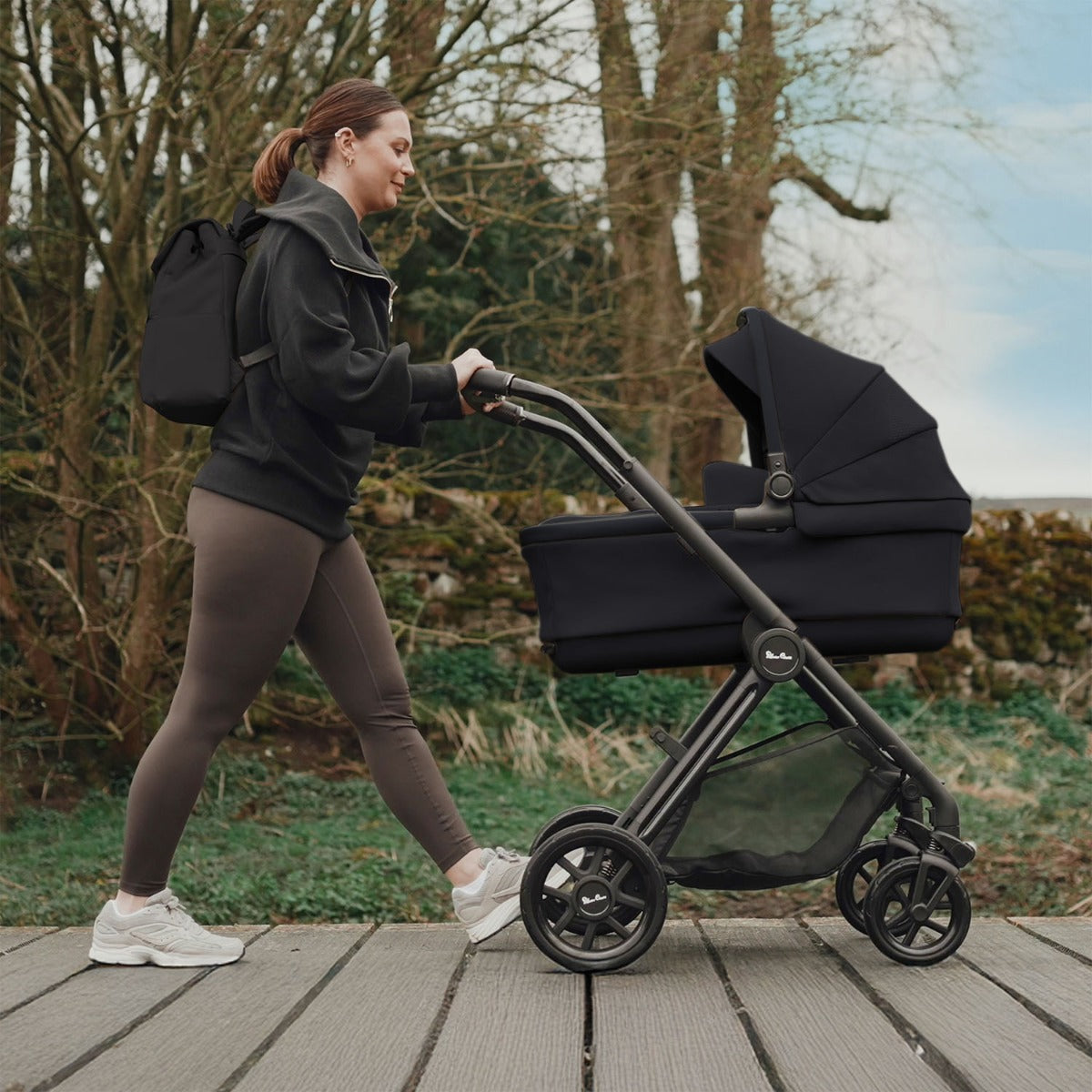 Silver Cross Reef 2 with First Bed Folding Carrycot and Accessory Bundle - Space 10