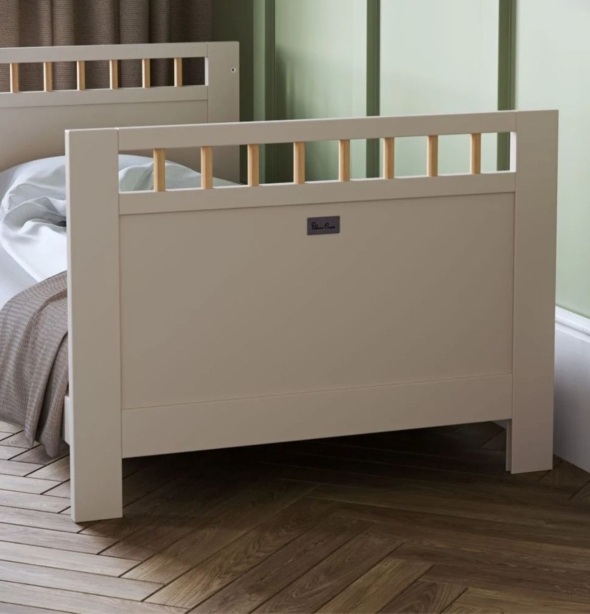 Silver Cross Seville Cot Bed - Cashmere Oak 4