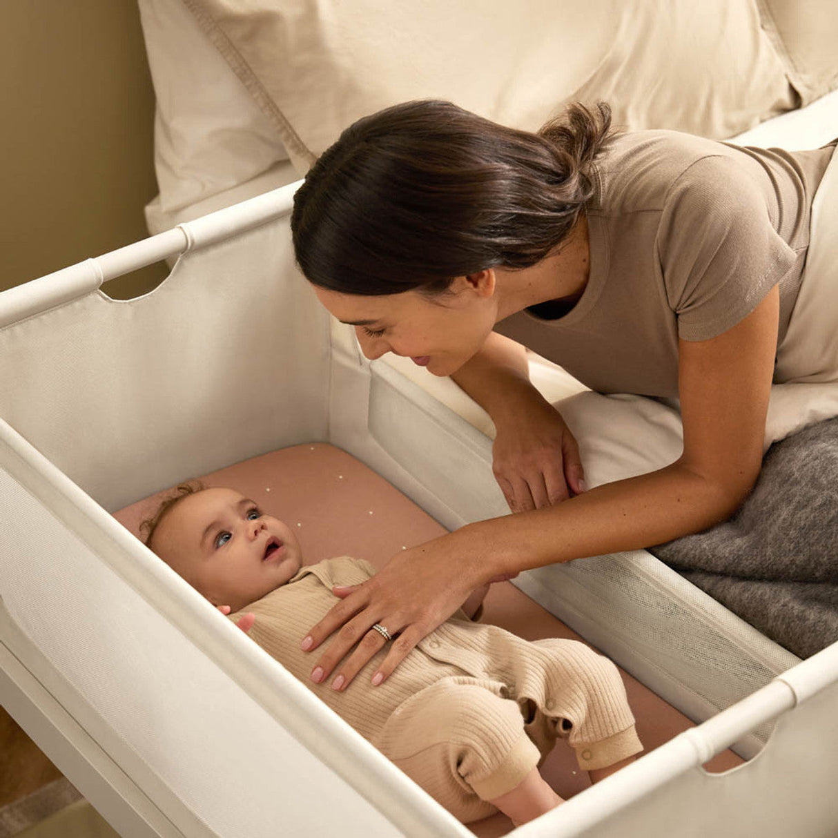 Snuzpod 5 Bedside Crib - Cashmere 7