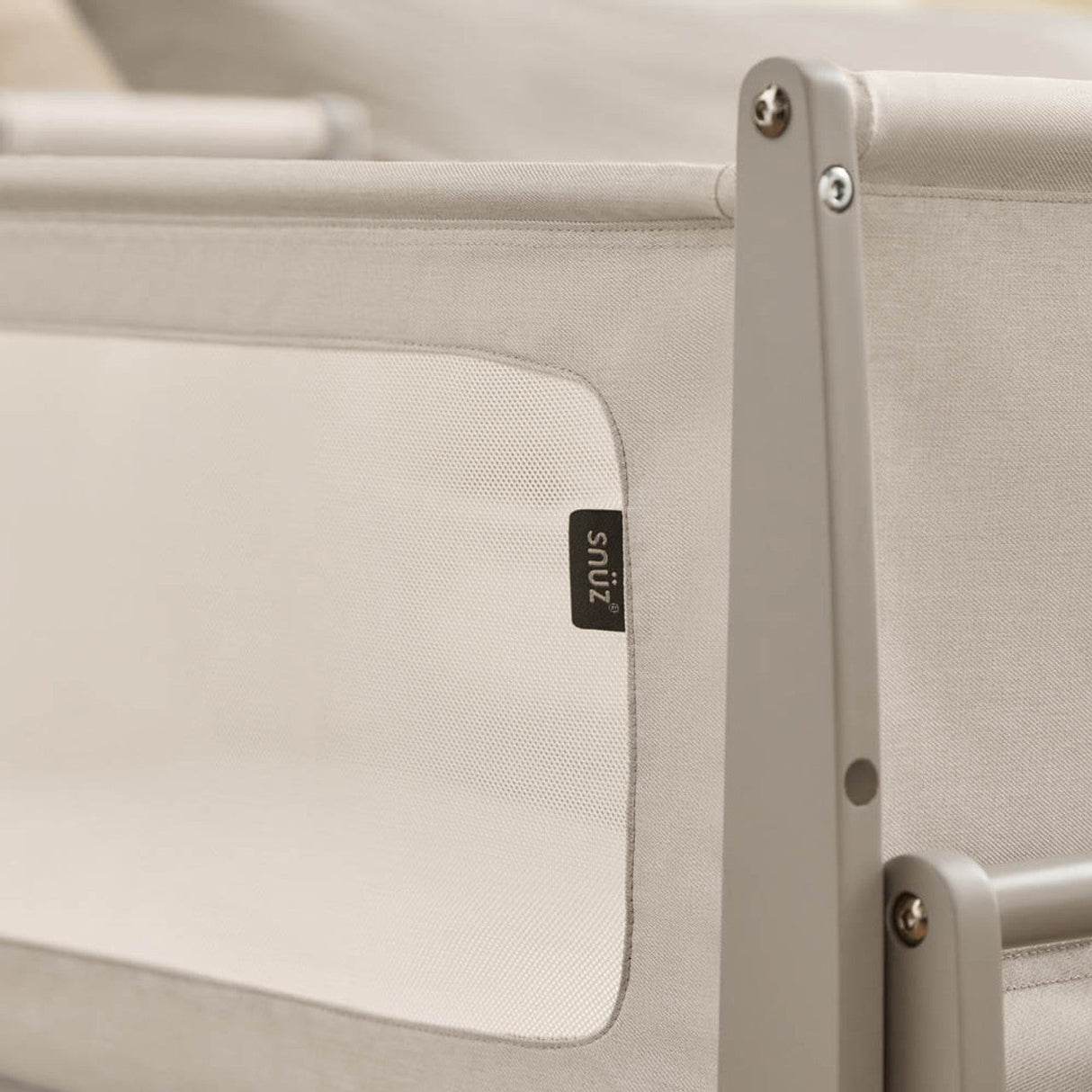 Snuzpod 5 Bedside Crib - Pebble 6