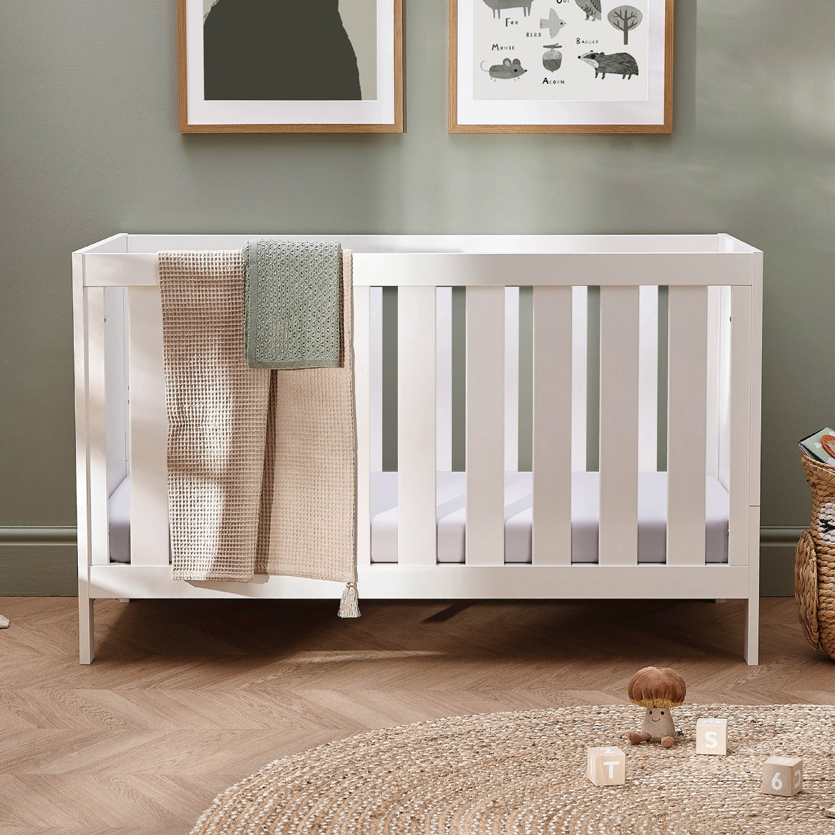 Silver Cross Bromley Cot Bed - White 1