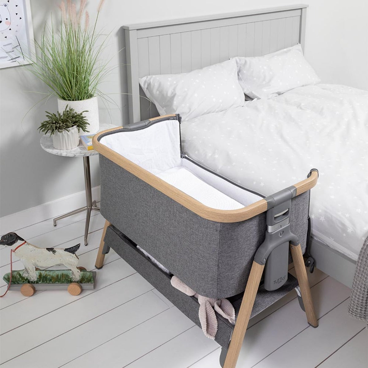 Tutti Bambini CoZee Bedside Crib - Oak and Charcoal 6