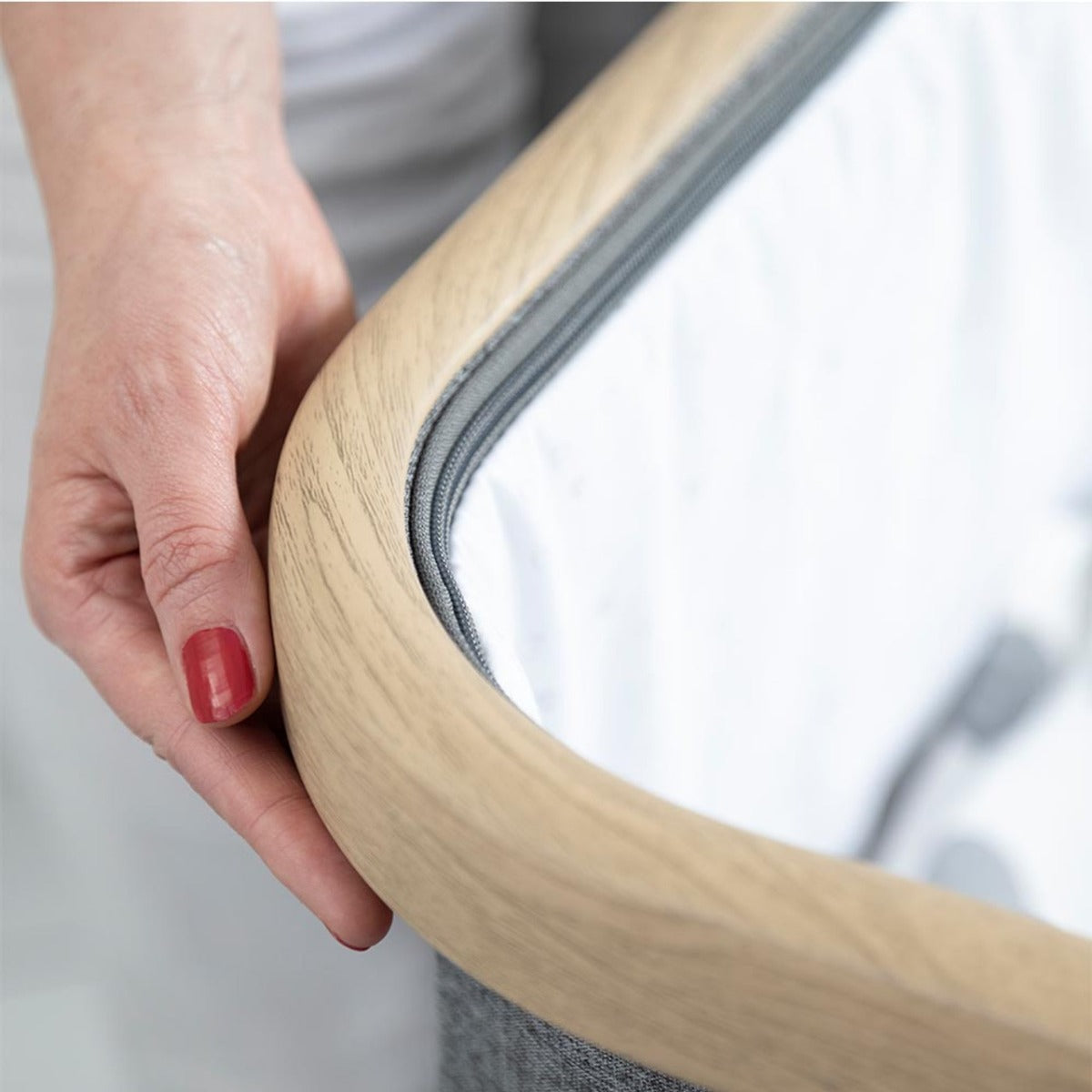 Tutti Bambini CoZee Bedside Crib - Oak and Charcoal 8