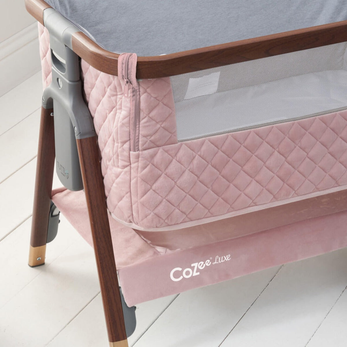 Tutti Bambini CoZee Luxe Bedside Crib - Walnut/Blush 2