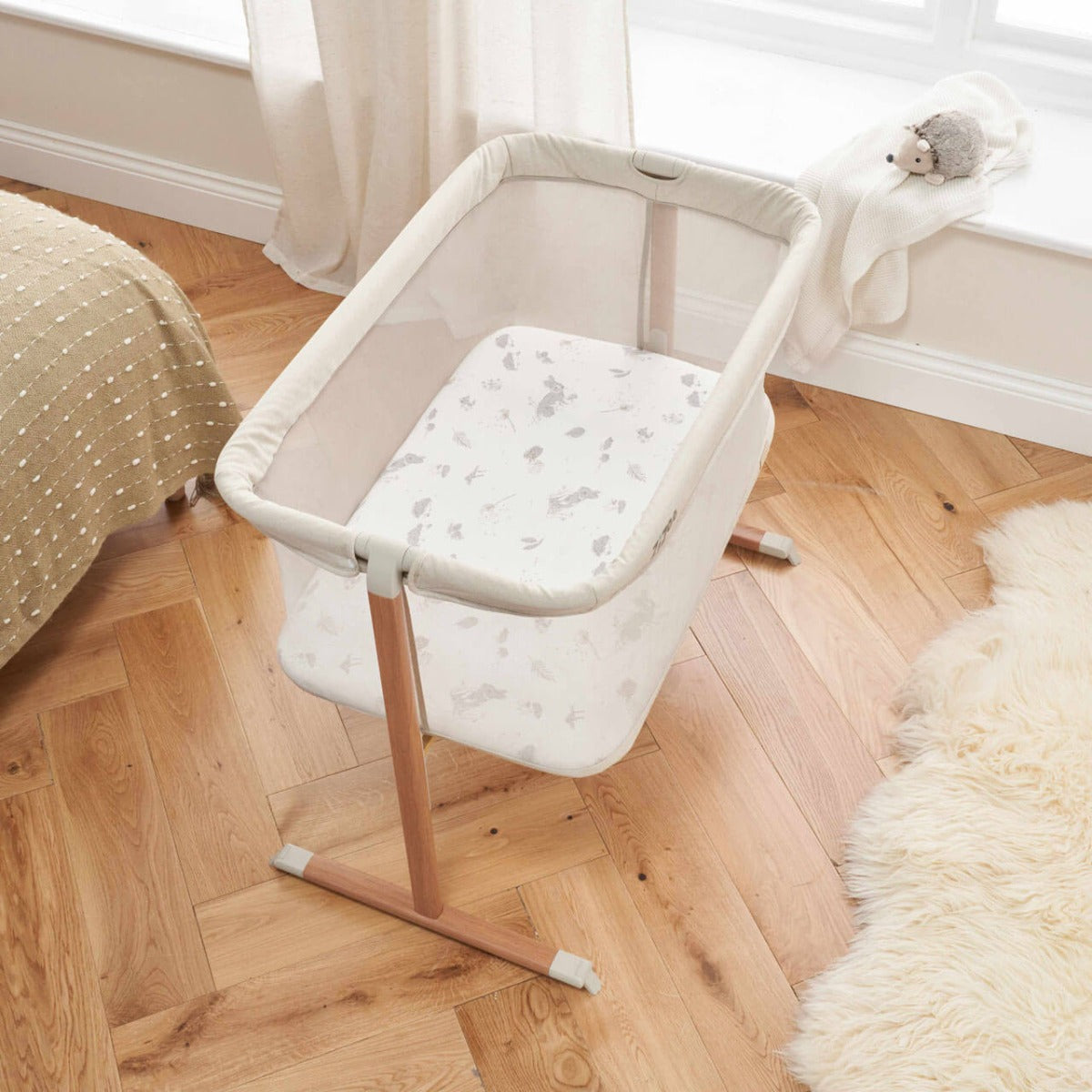 Tutti Bambini ZiZee Breathable Rocking Crib - Scandinavian Walnut/Ecru 7