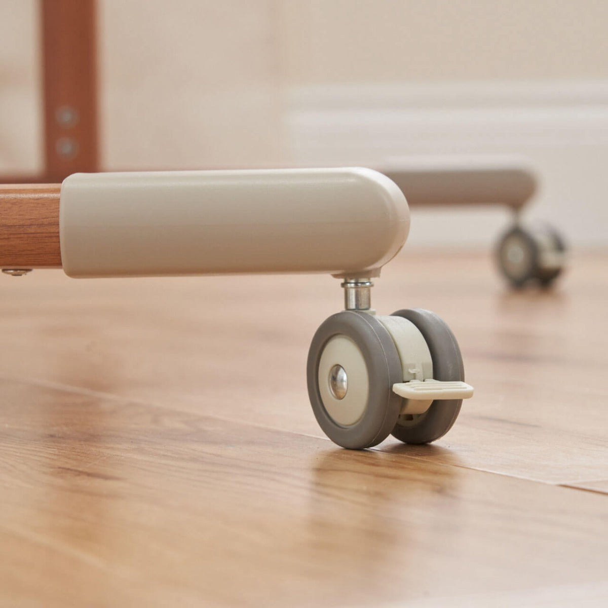 Tutti Bambini ZiZee Breathable Rocking Crib - Scandinavian Walnut/Ecru 10