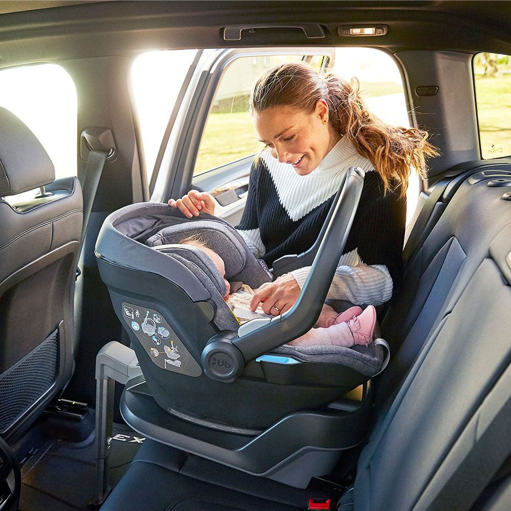 UPPAbaby Mesa i-Size Car Seat + IsoFix Base - Emmett 13