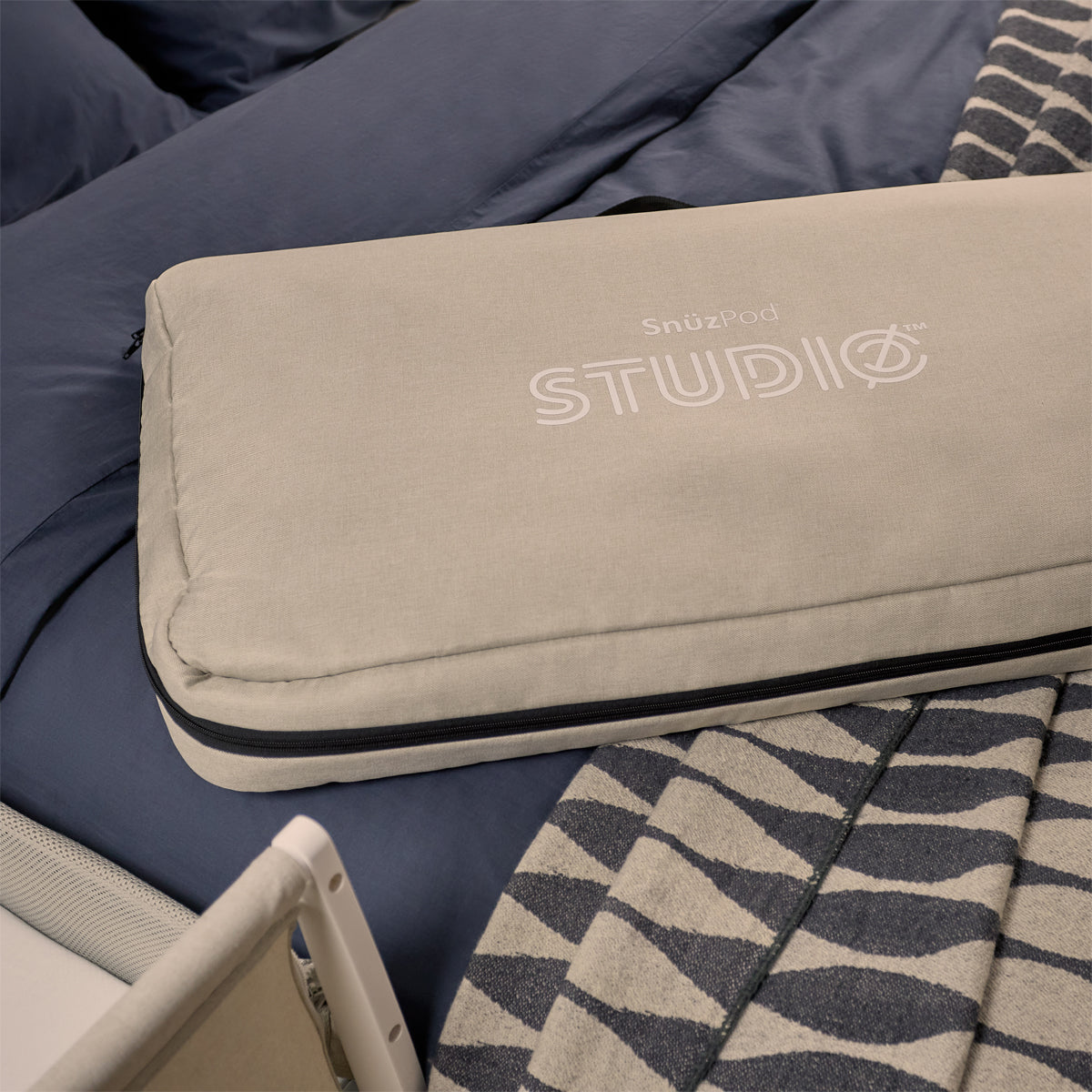 SnuzPod Studio Travel Bag  - Grey