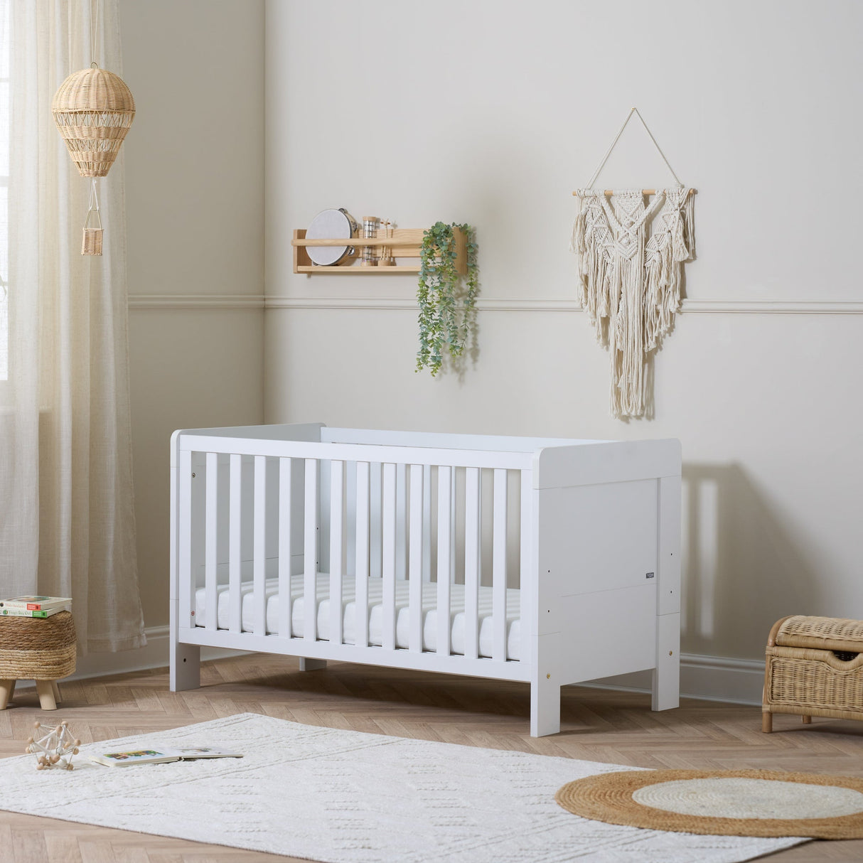 Tutti Bambini Supreme Alba Cot Bed, Mattress & Bedding Bundle - White