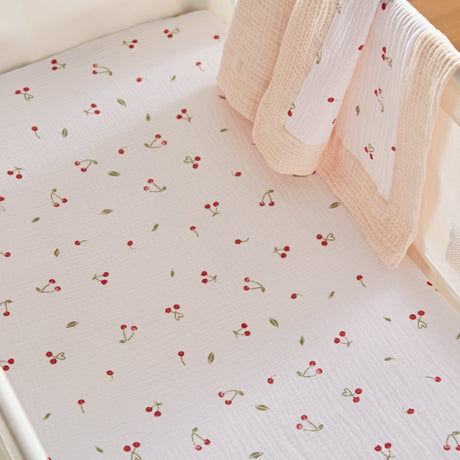 CuddleCo Universal Crib/Co-Sleeper Bedding Set - Ditsy Cherry