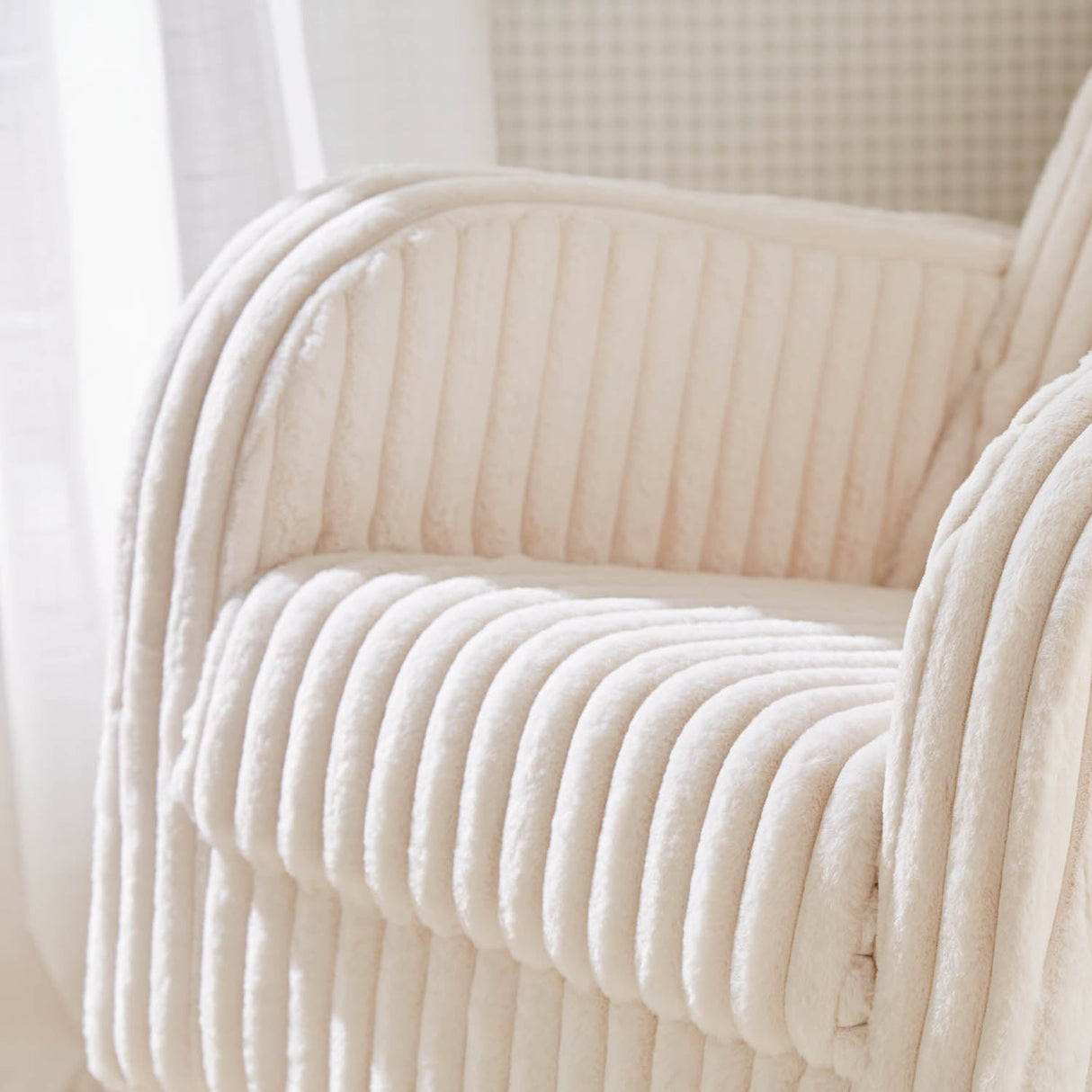 CuddleCo Etta Faux Fur Nursing Chair - Cream