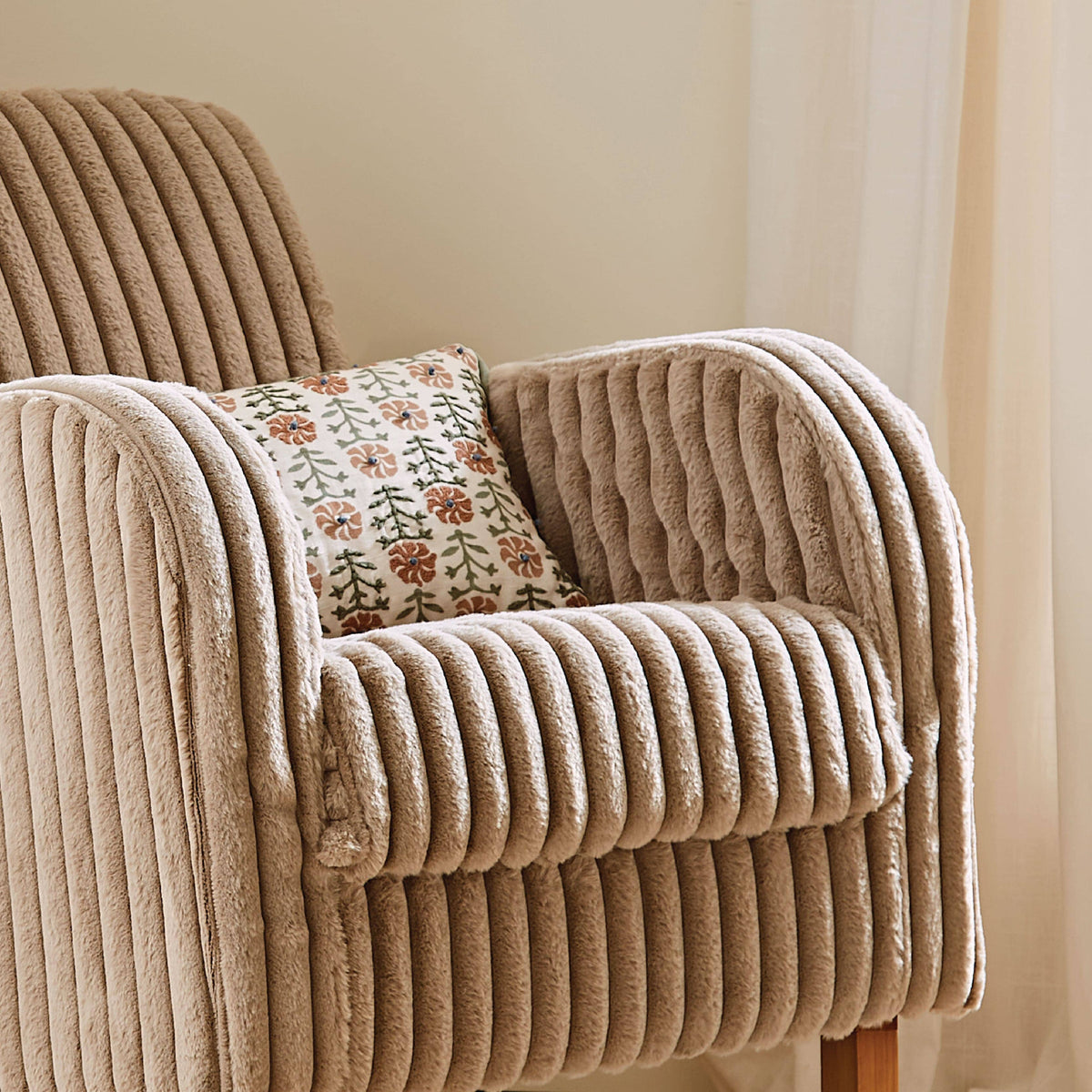 CuddleCo Etta Nursing Chair - Faux Fur Mink