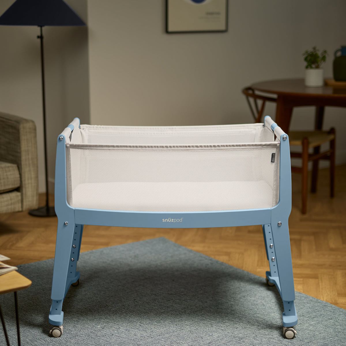SnuzPod Studio Bedside Crib - Santorini Sky