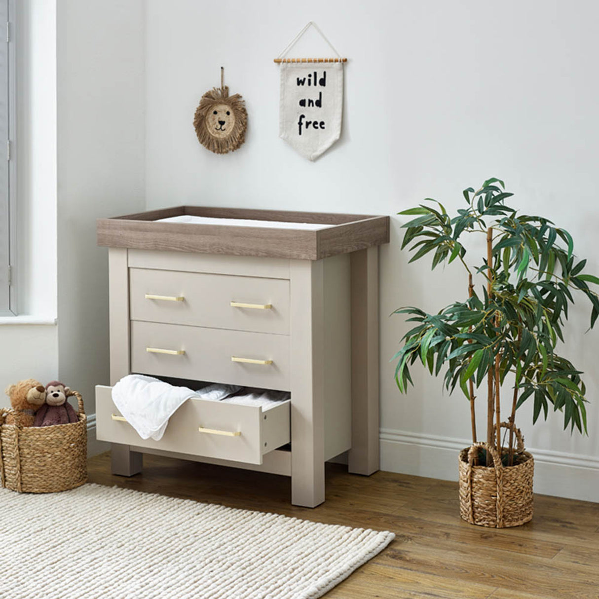 BabyStyle Bordeaux 3-Piece Nursery Furniture Roomset - Oatmeal 15