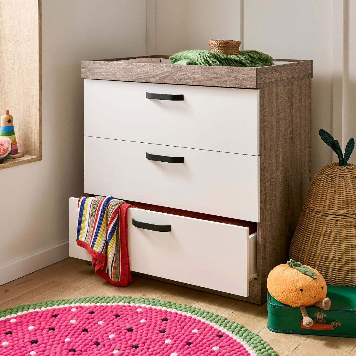 CuddleCo Enzo Dresser Changer - Oak and White 1