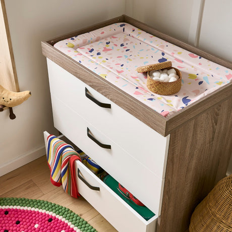 CuddleCo Enzo 3 Piece Nursery Furniture Set - Oak and White 12
