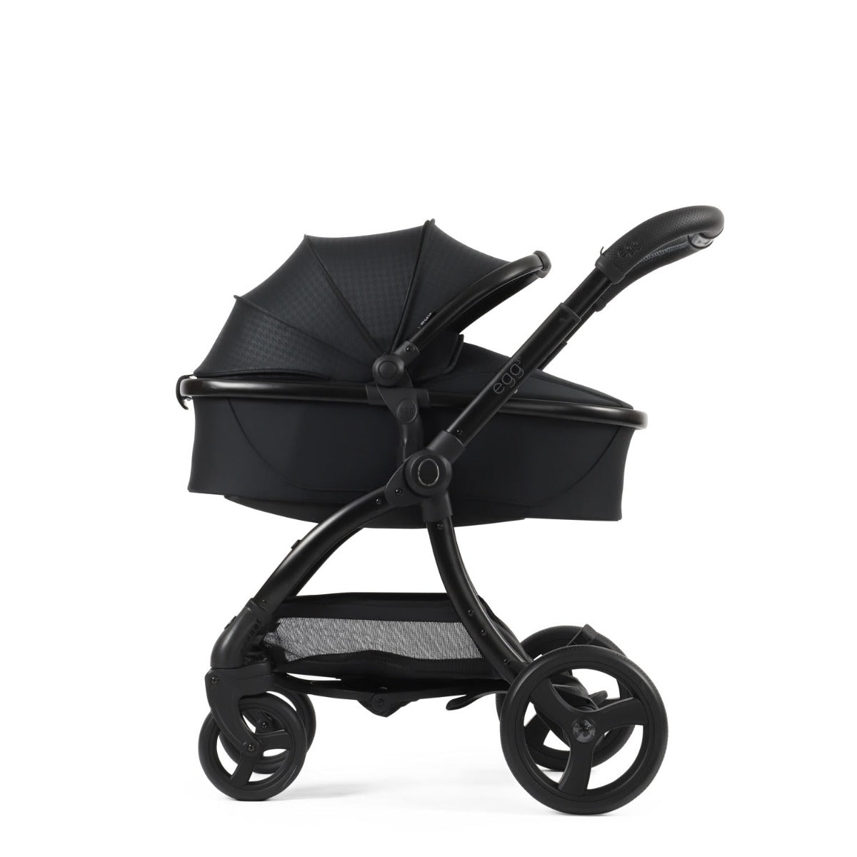 Egg 3 Luxury Cybex Cloud T i-Size Special Edition Travel System Bundle - Houndstooth Black 19