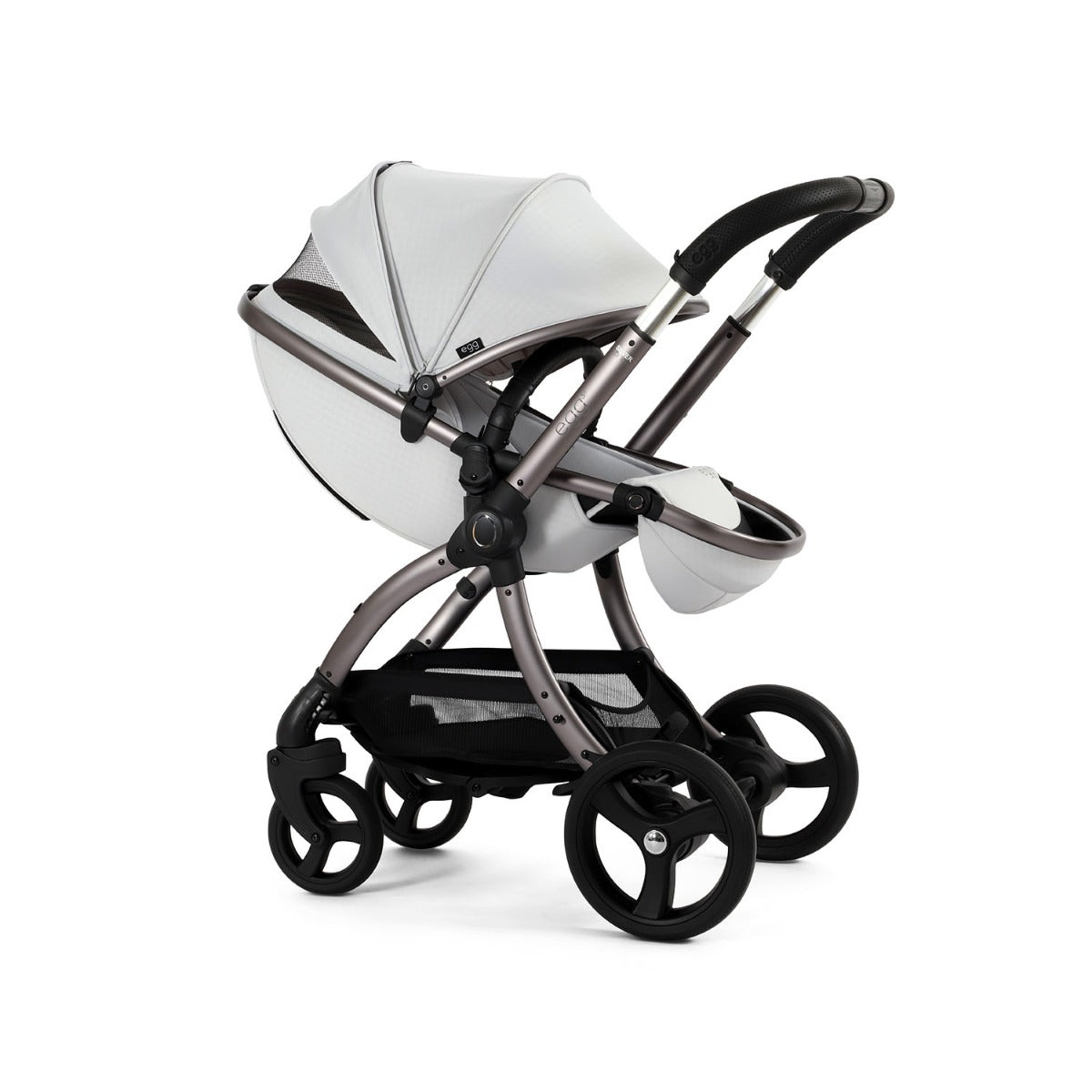 Egg 3 Luxury Cybex Cloud T i-Size Special Edition Travel System Bundle - Houndstooth Silver 37