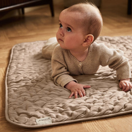 Little Green Sheep Organic Dimple Quilt in Truffle