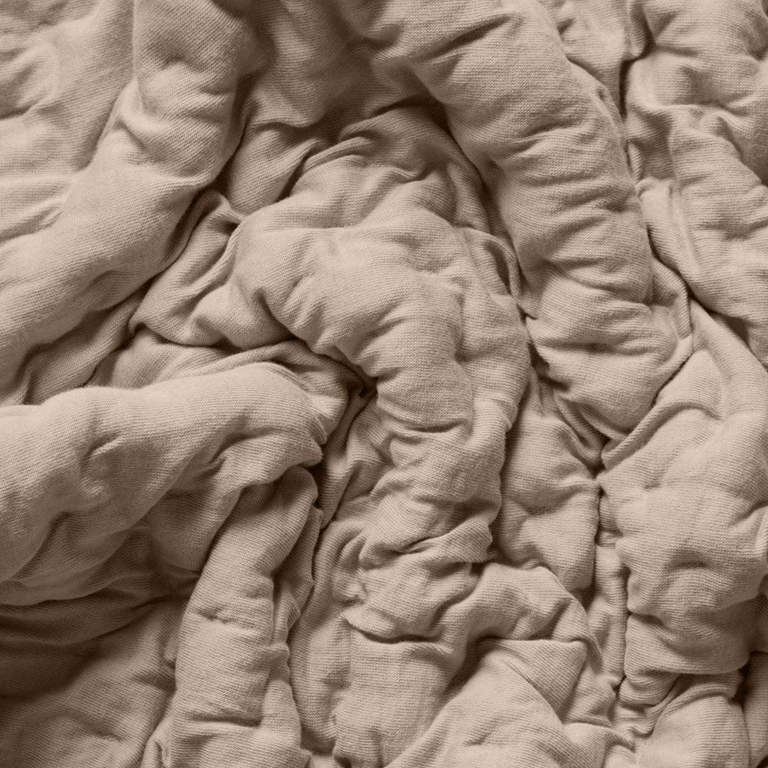 Little Green Sheep Organic Dimple Quilt in Truffle
