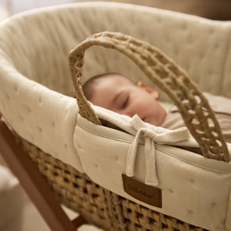 Little Green Sheep Organic Dimple Quilt Moses Basket, Mattress & Natural Rocking Stand Linen